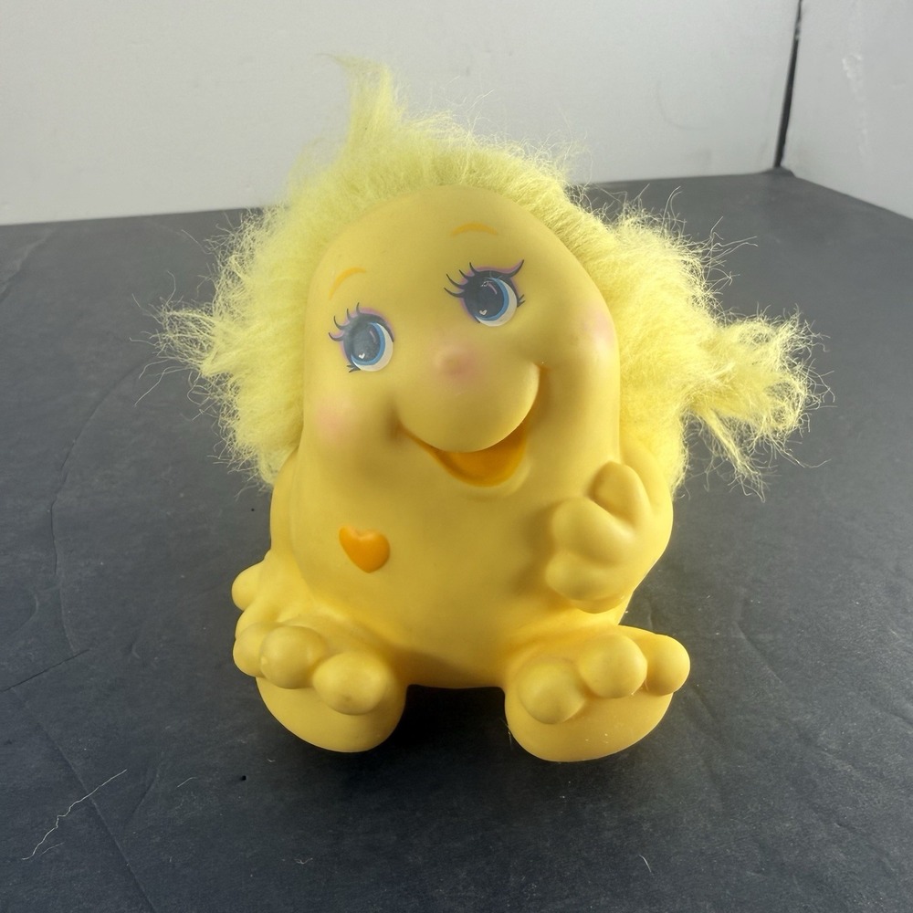 Playskool SnuggleBumms BABY CUTELY Yellow 4" Vintage 1984 WORKS